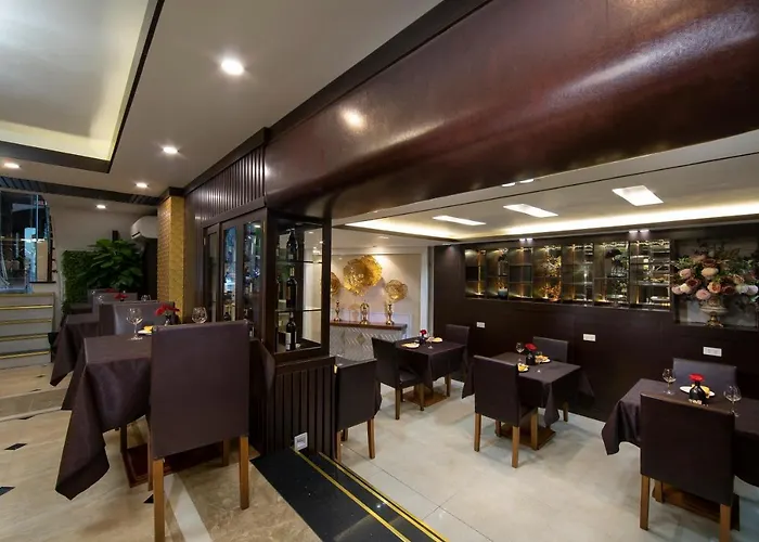 Splendid Star Grand Hotel And Spa